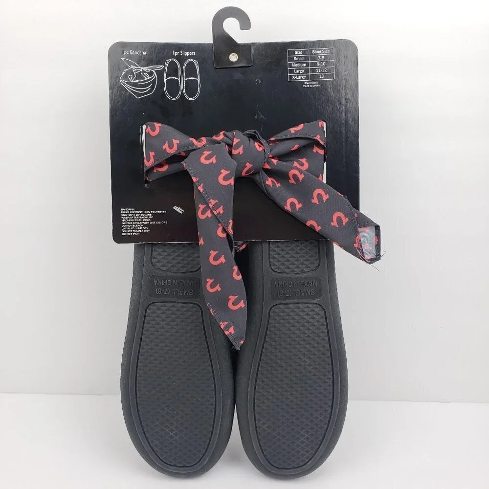 True Religion Mens Sz S 7-8 Bandana & Slipper Set